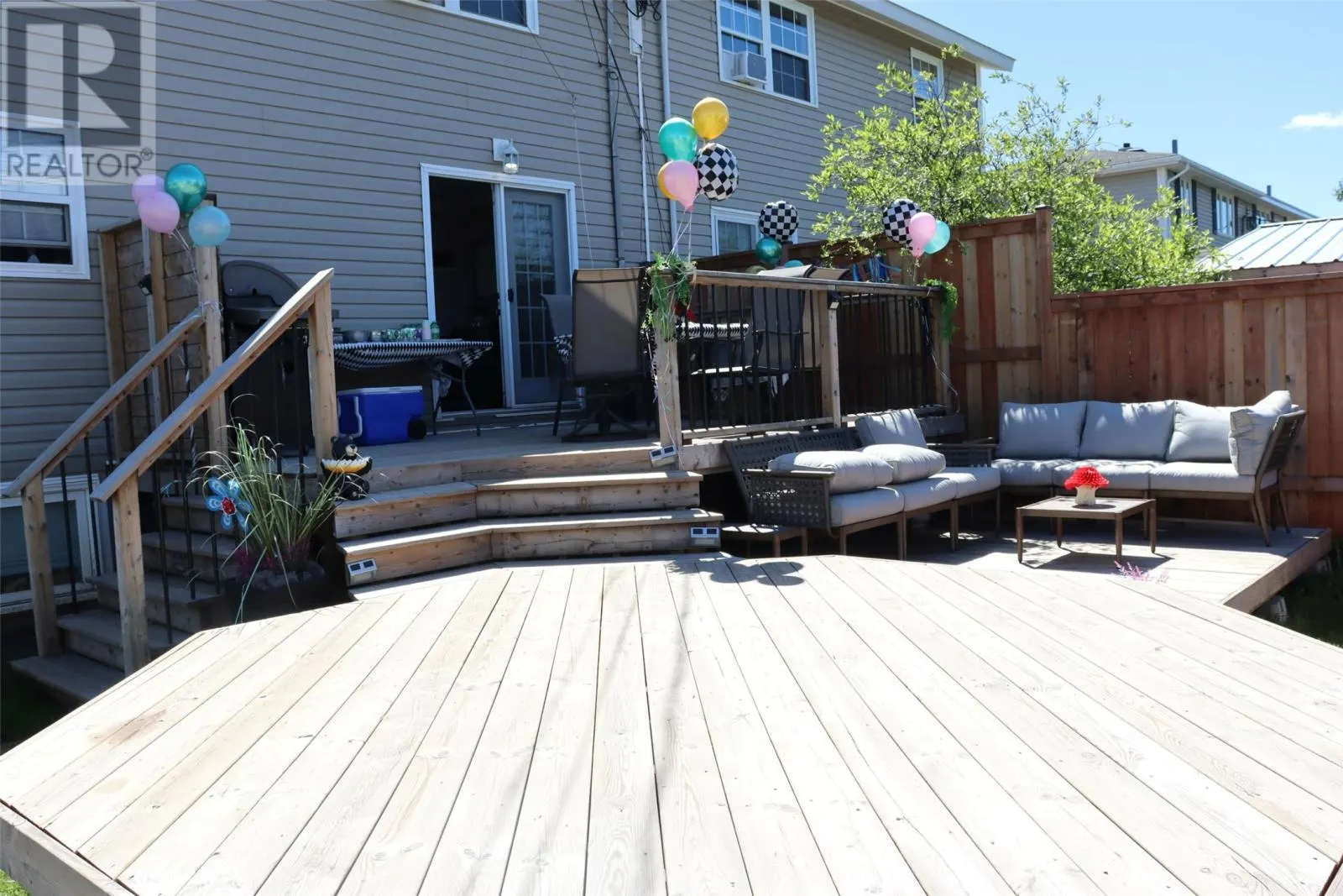 753 Stirling Crescent