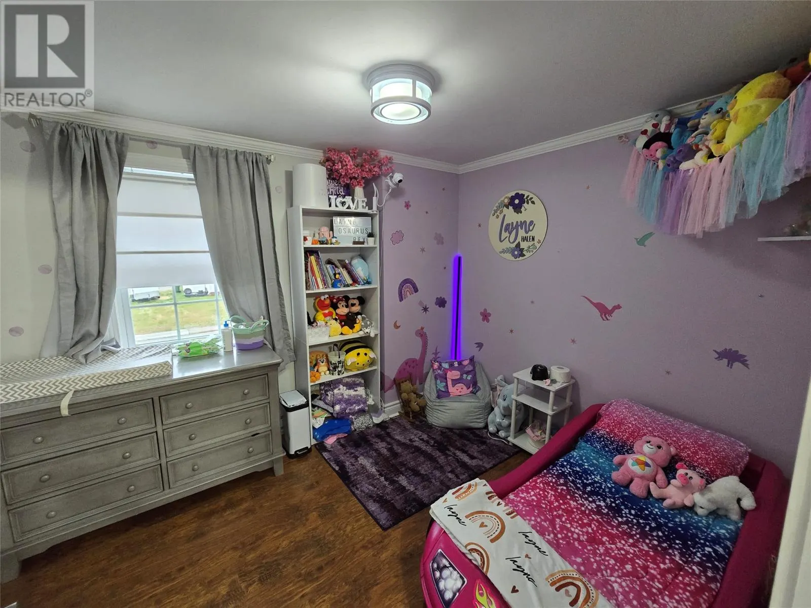 753 Stirling Crescent