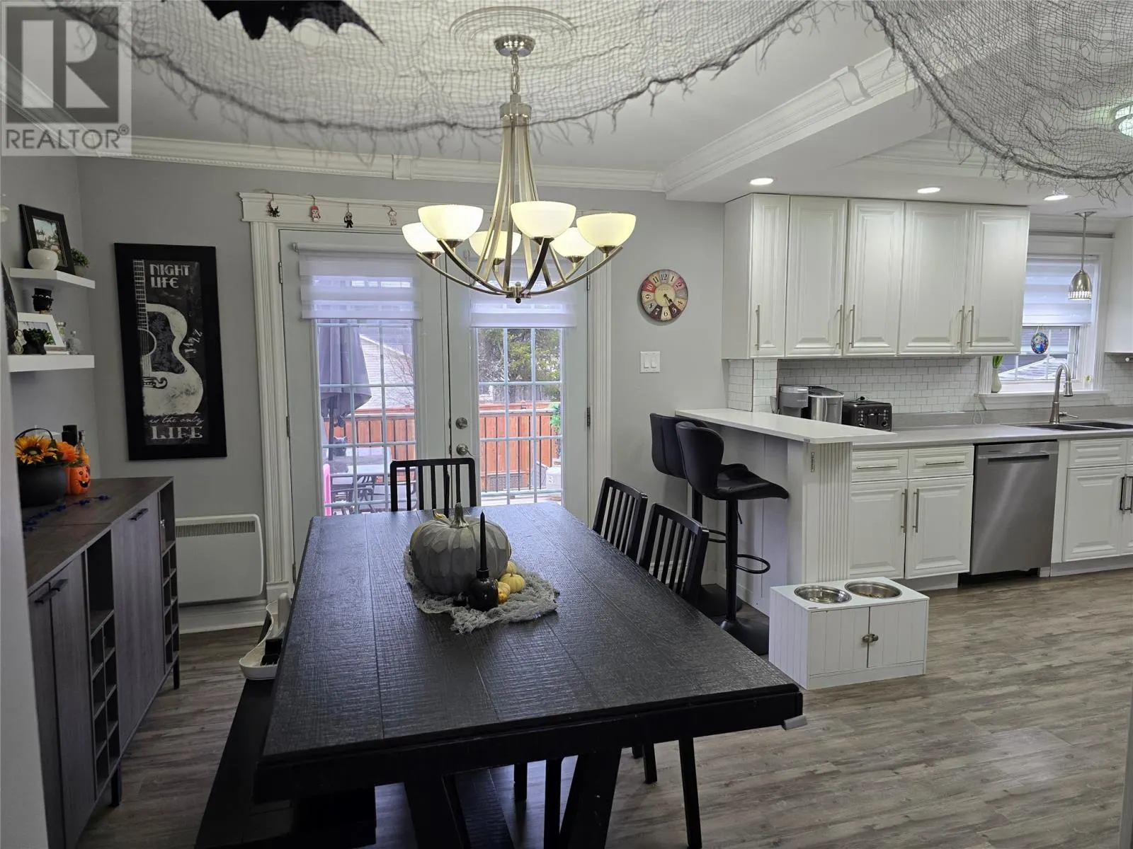 753 Stirling Crescent