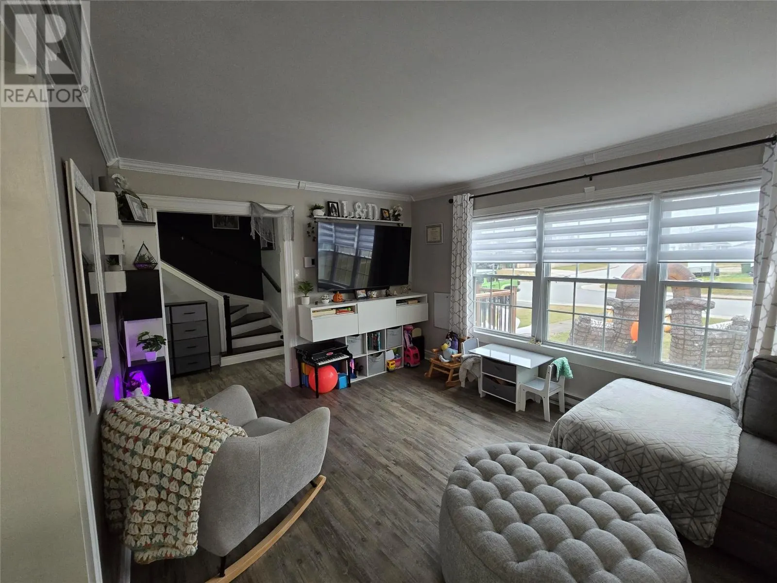 753 Stirling Crescent