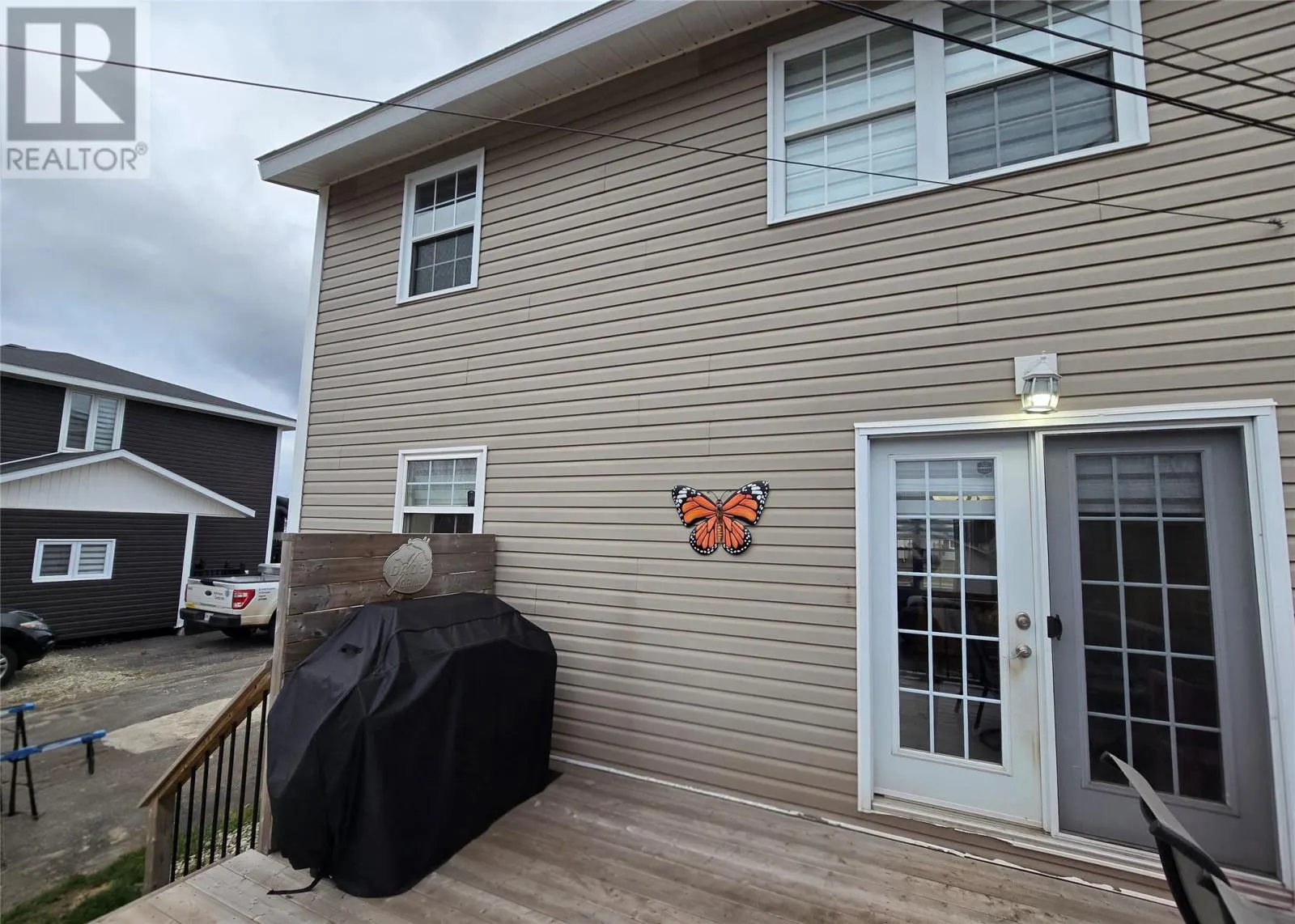 753 Stirling Crescent