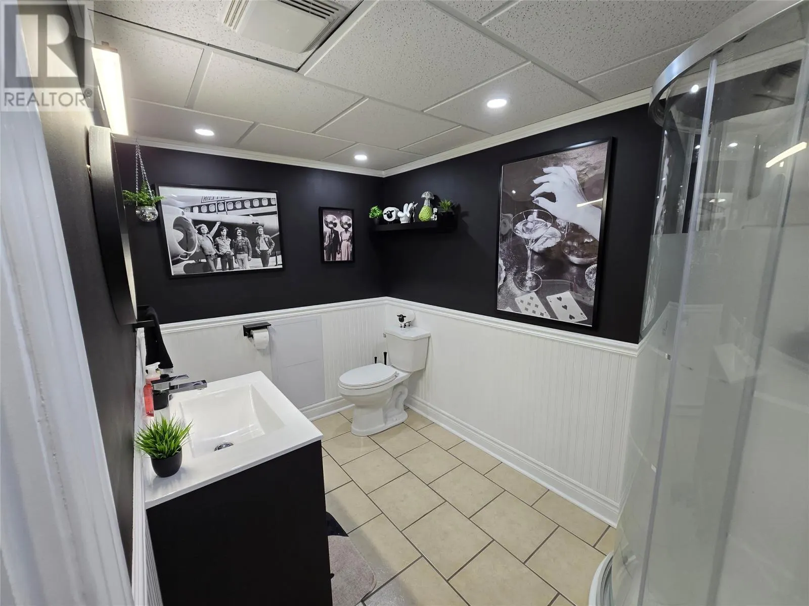 753 Stirling Crescent