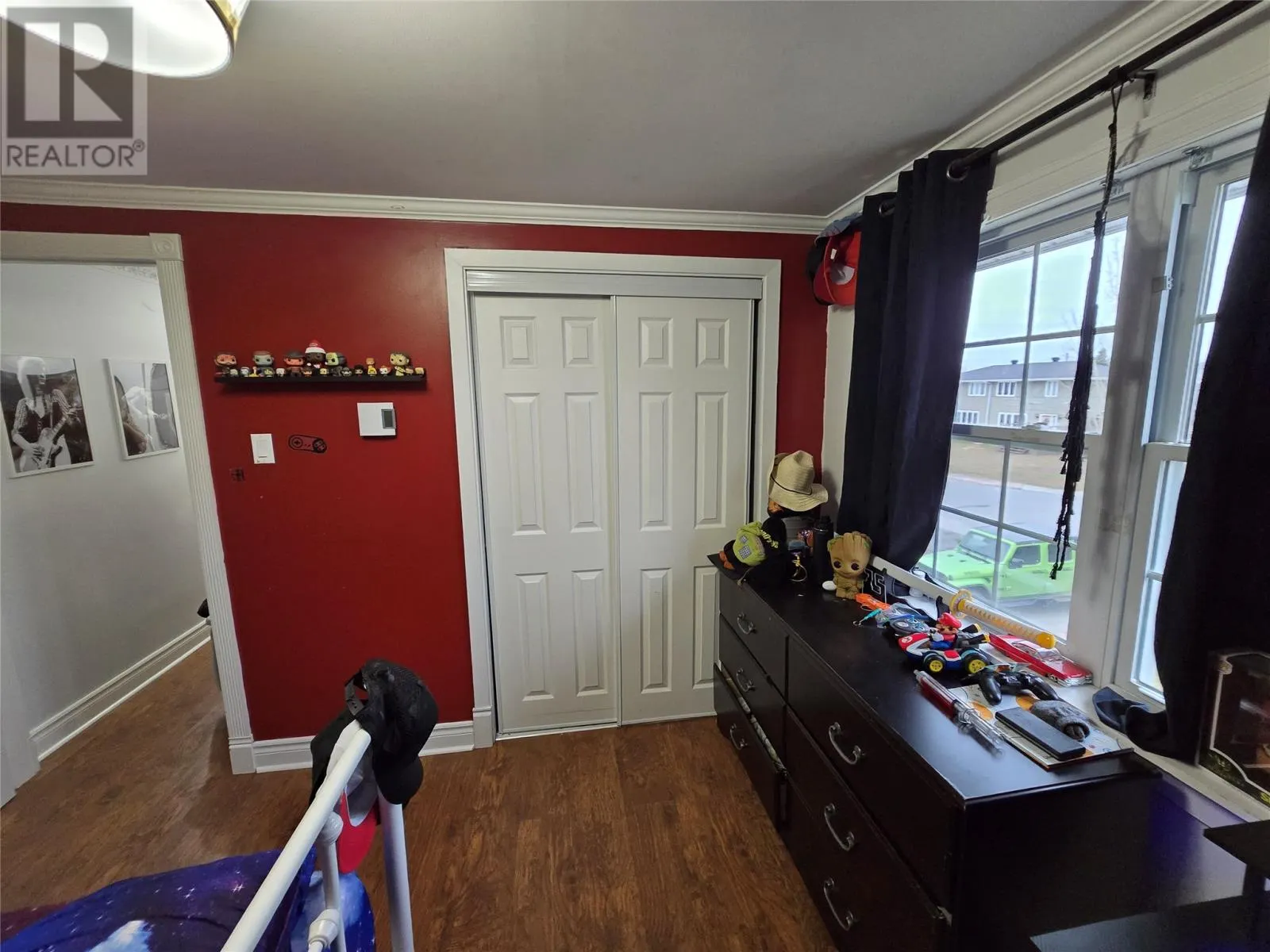 753 Stirling Crescent