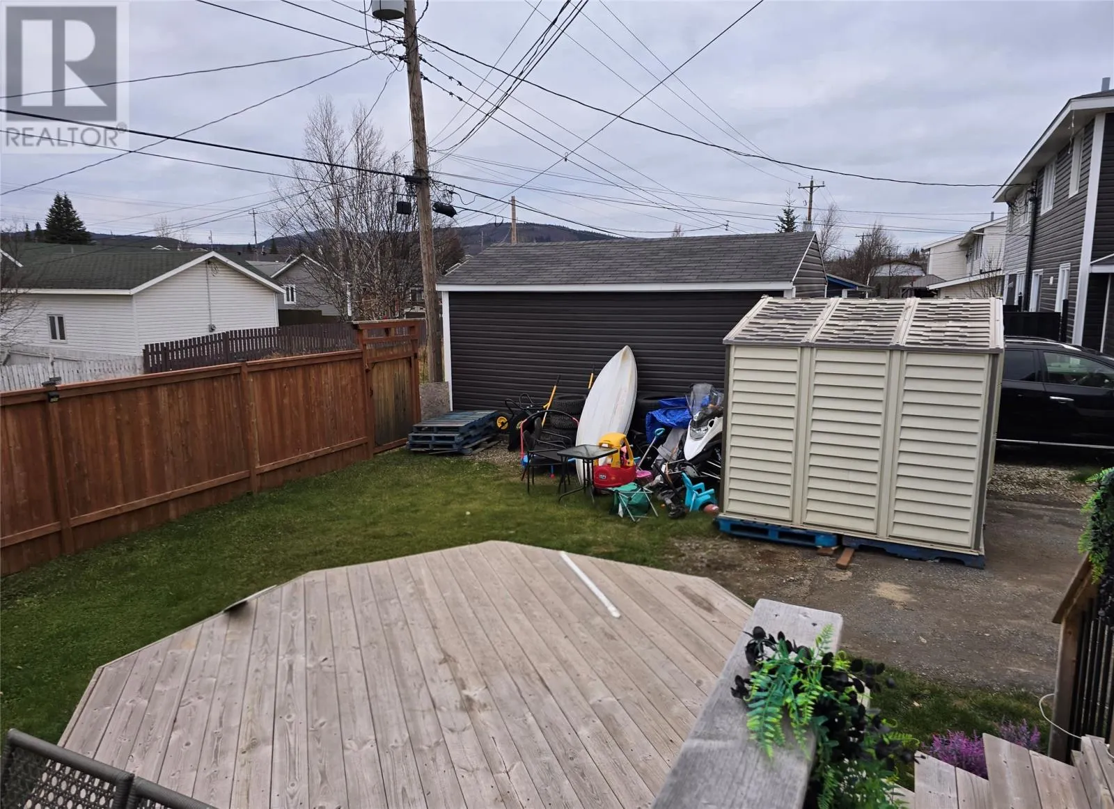 753 Stirling Crescent