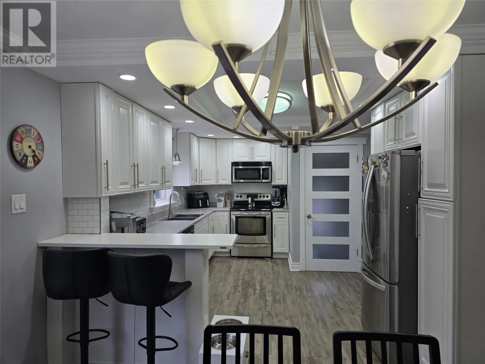 753 Stirling Crescent