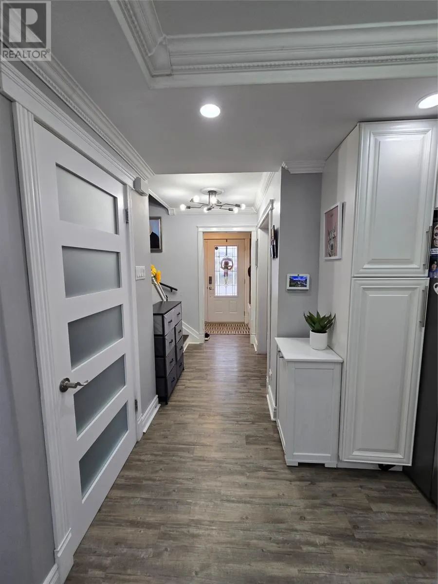 753 Stirling Crescent