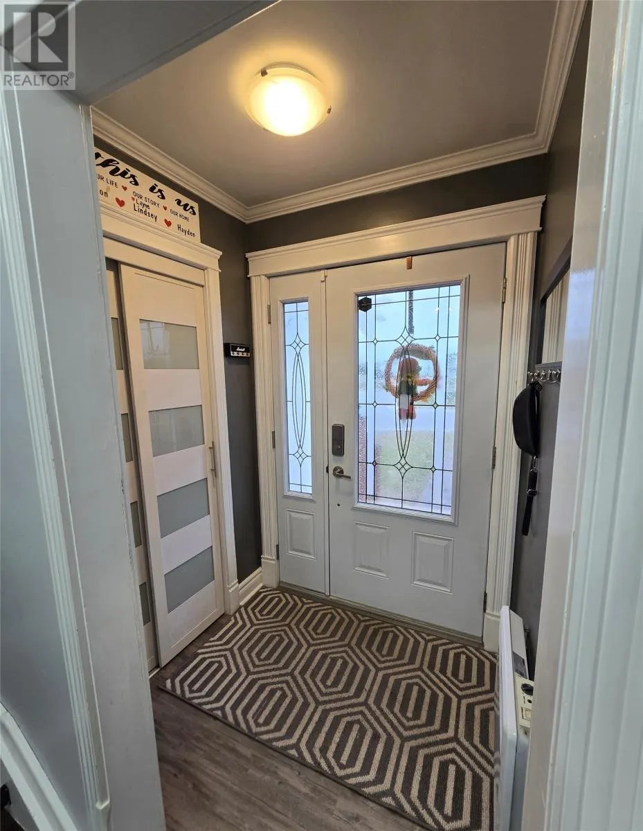 753 Stirling Crescent