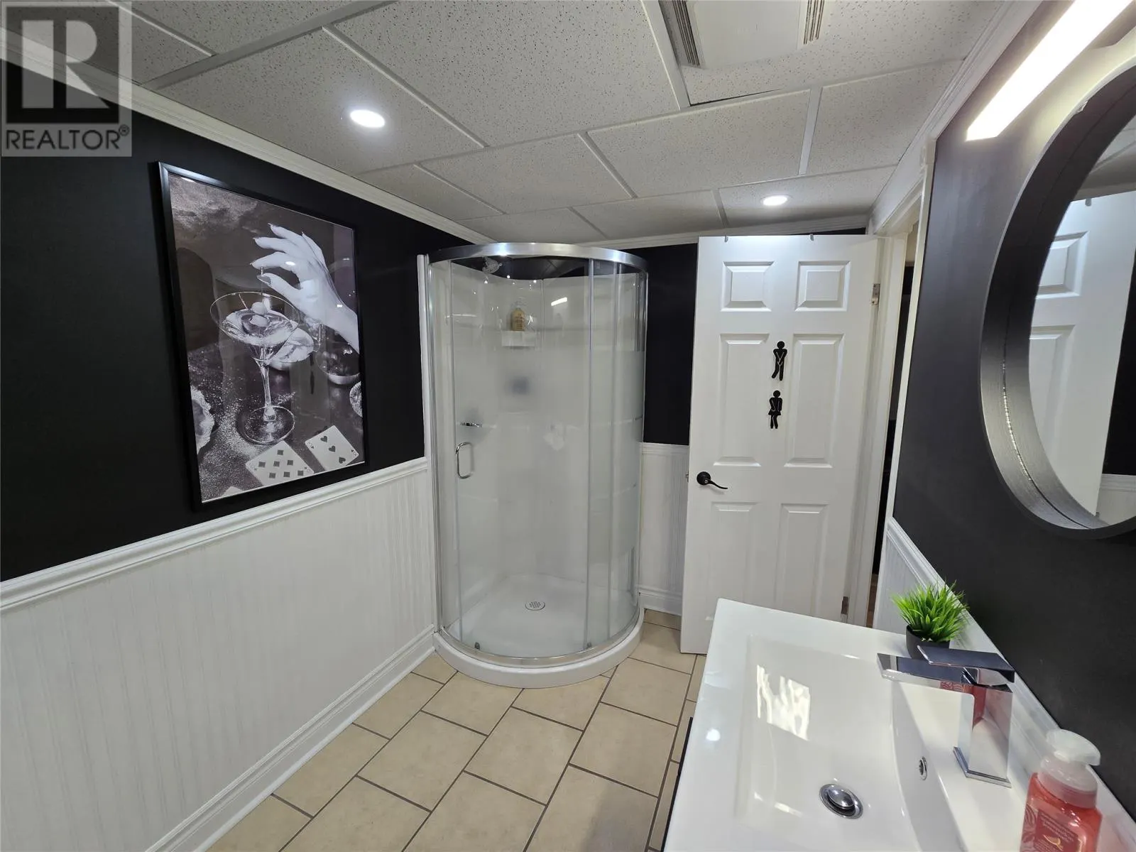 753 Stirling Crescent