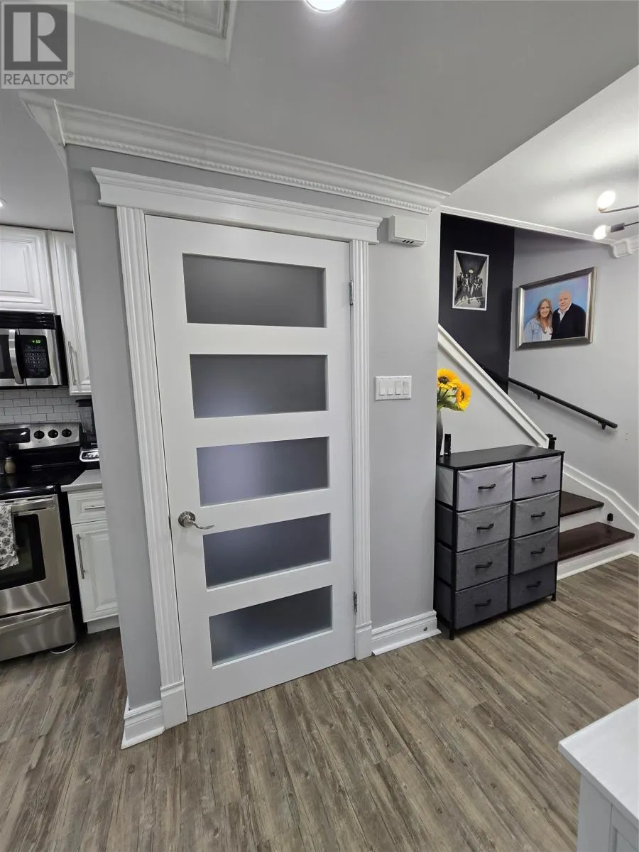 753 Stirling Crescent