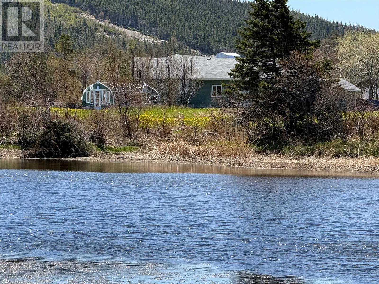 38 North Side Road
