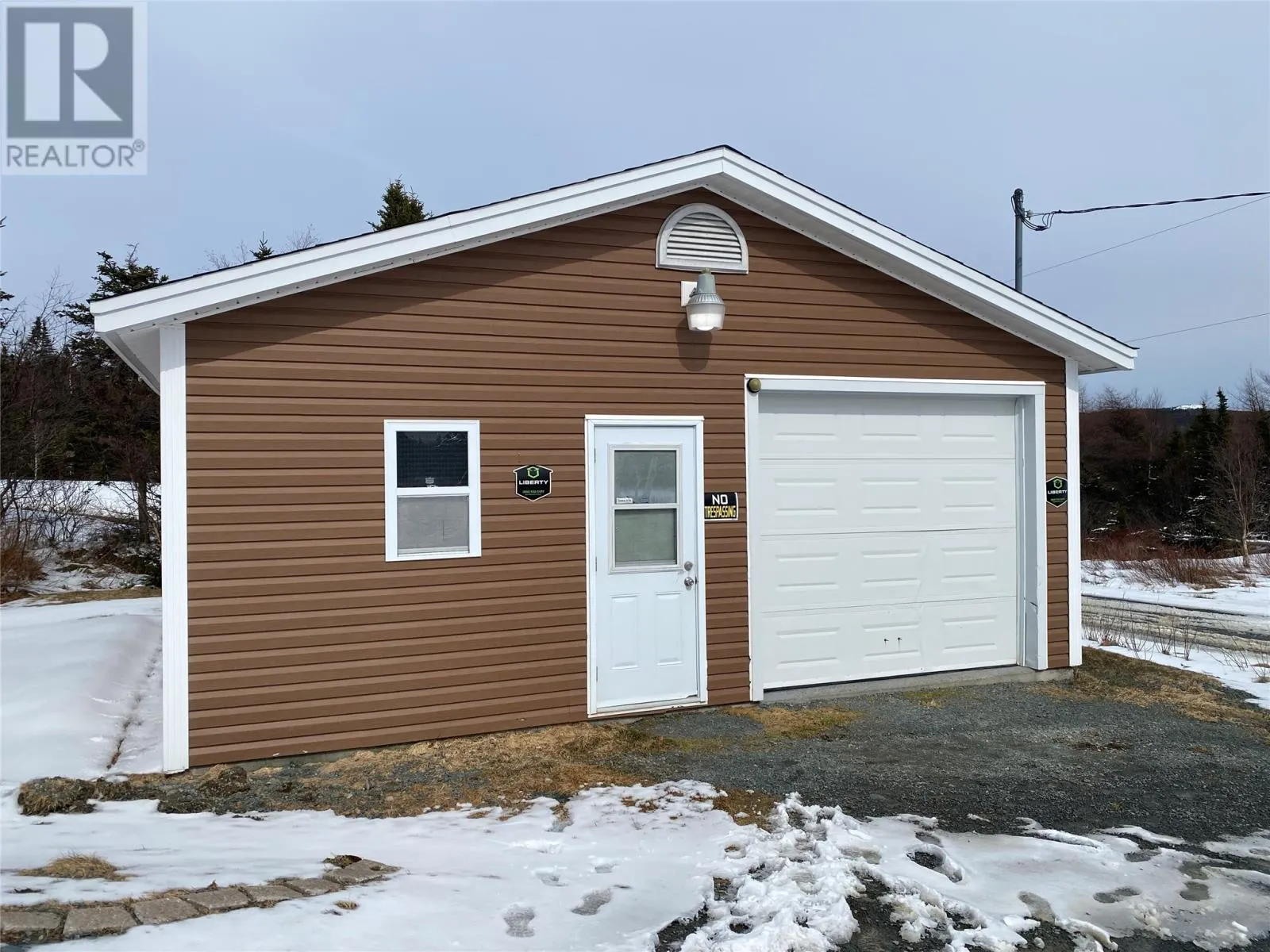 5 Snow's Pond Road