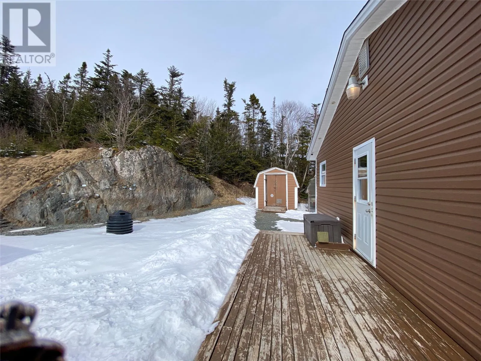 5 Snow's Pond Road