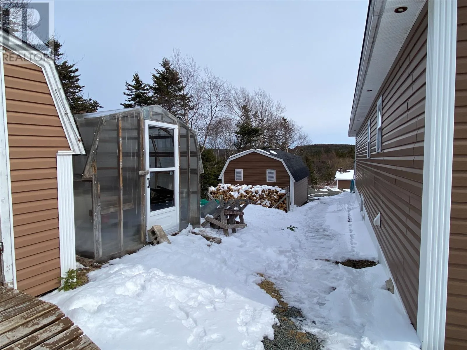5 Snow's Pond Road