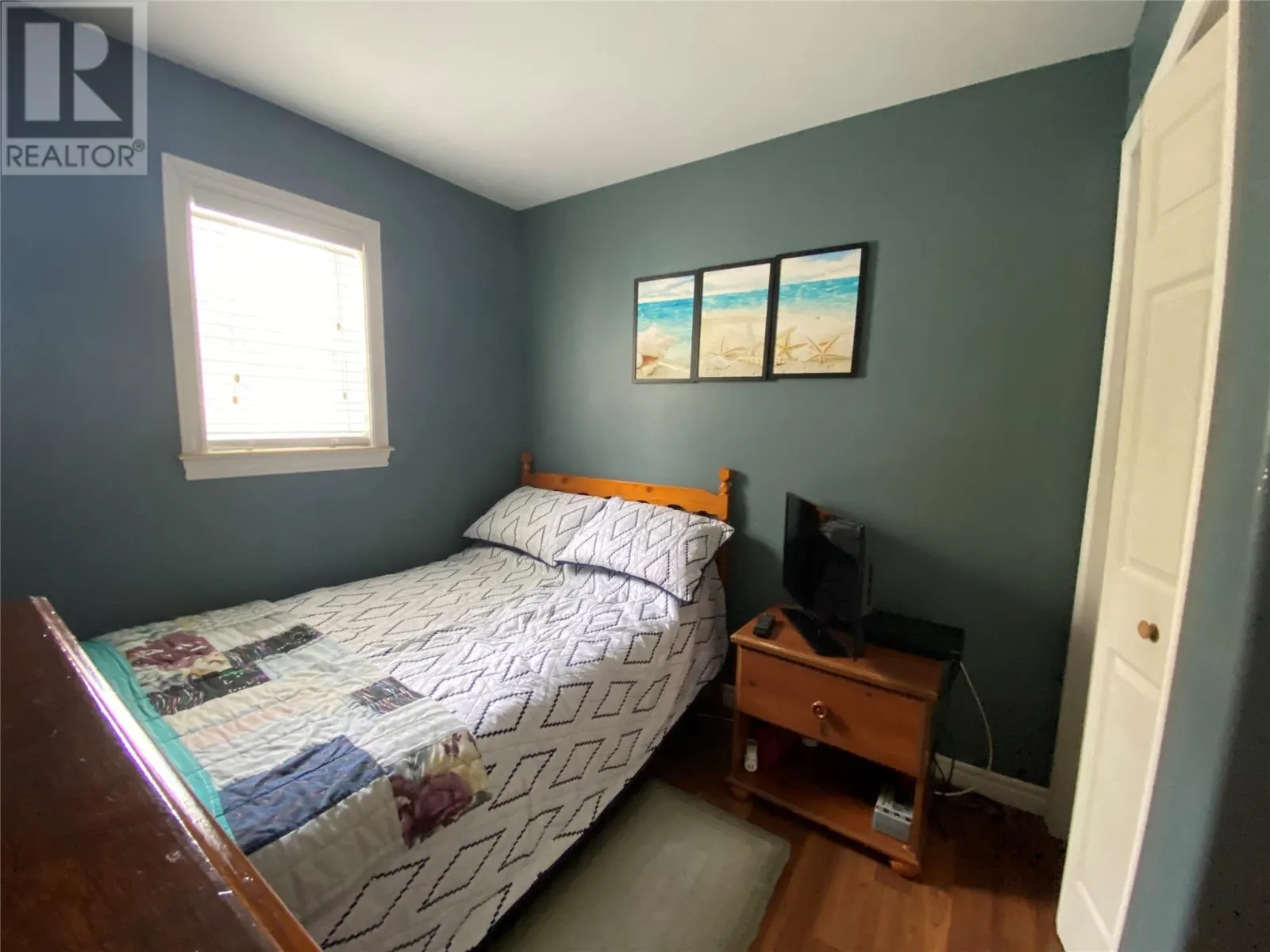 5 Snow's Pond Road
