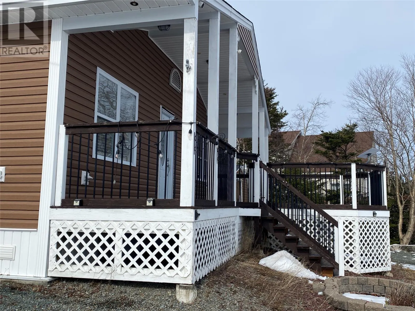 5 Snow's Pond Road