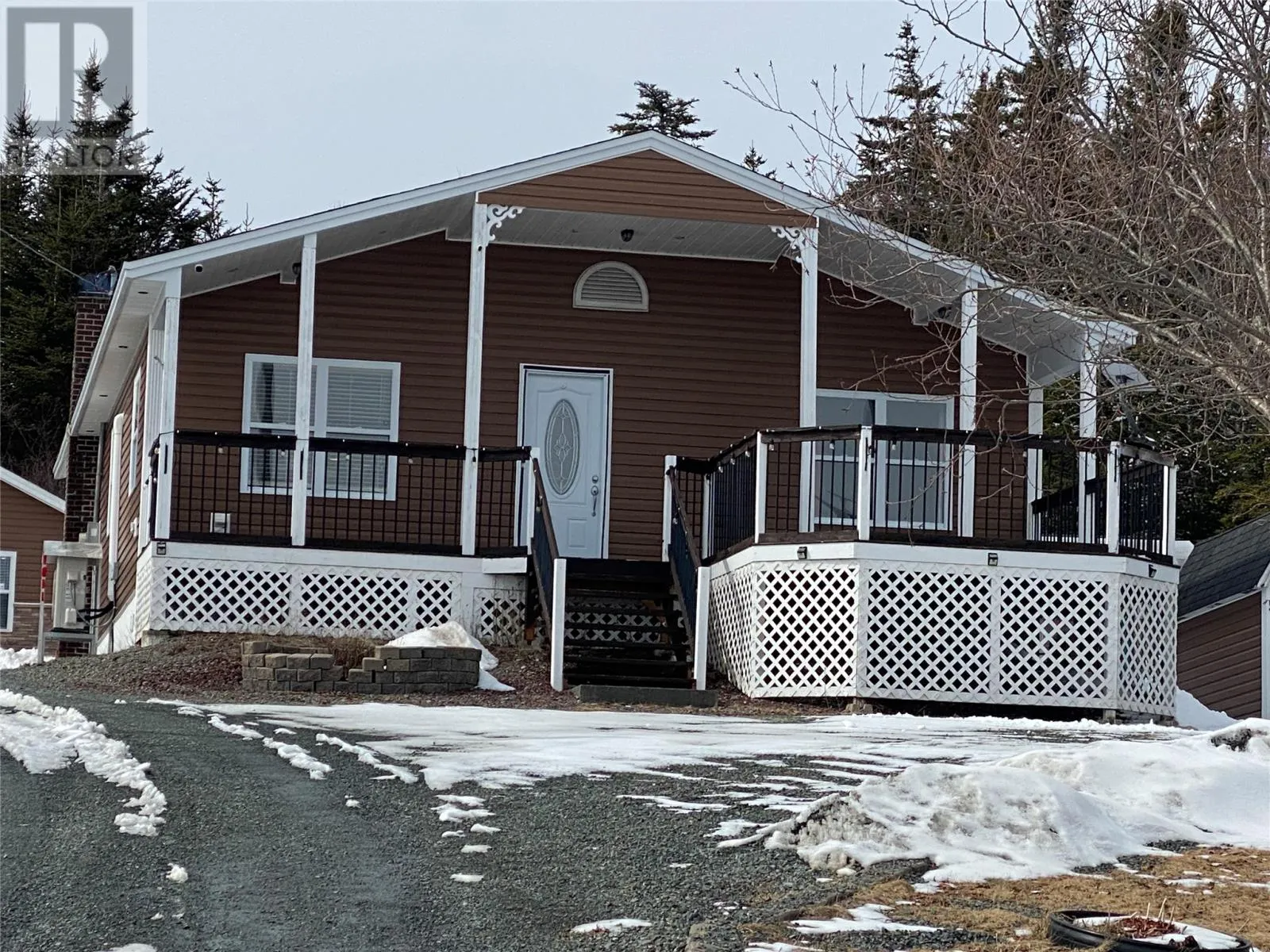 5 Snow's Pond Road