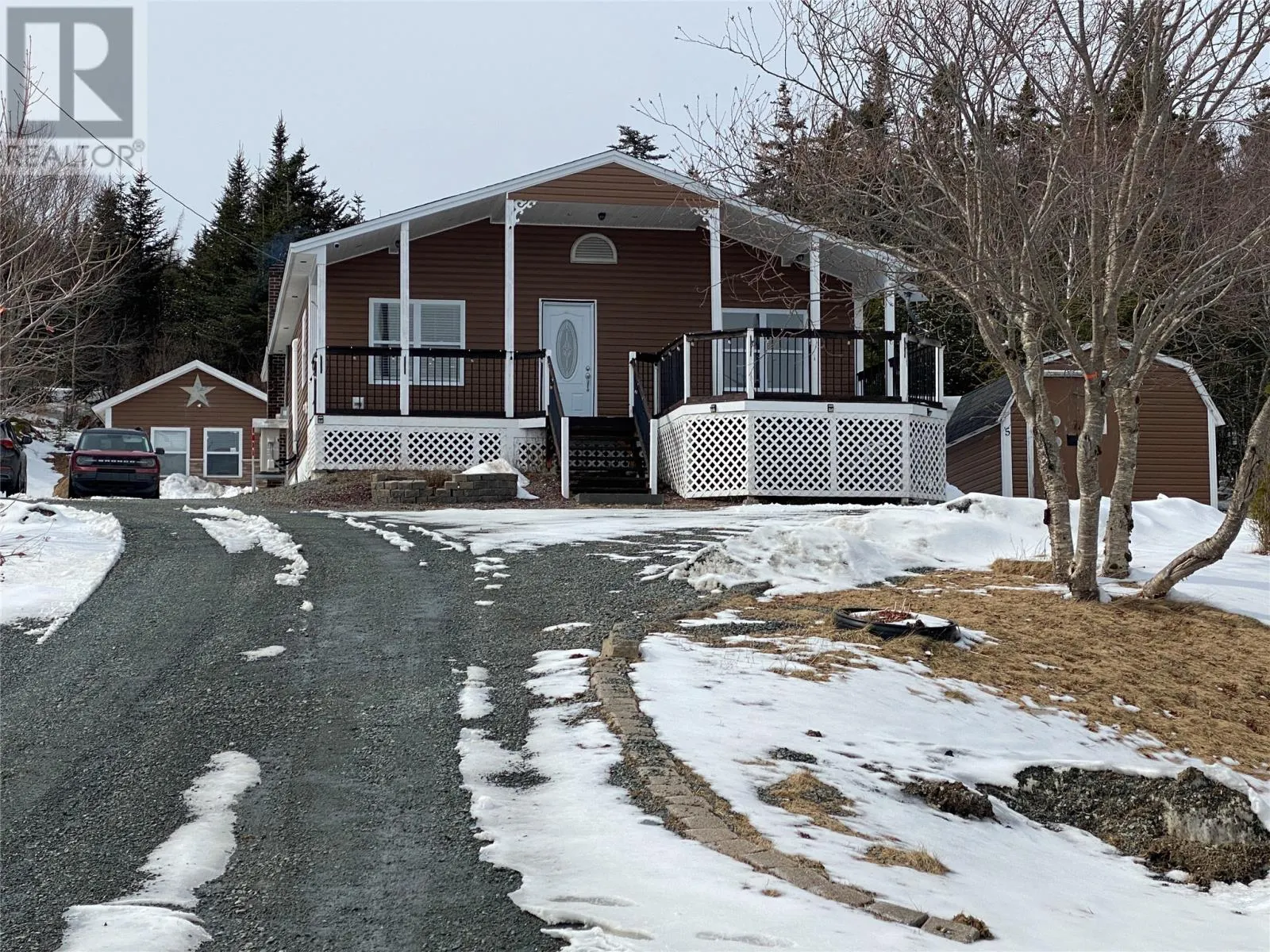 5 Snow's Pond Road