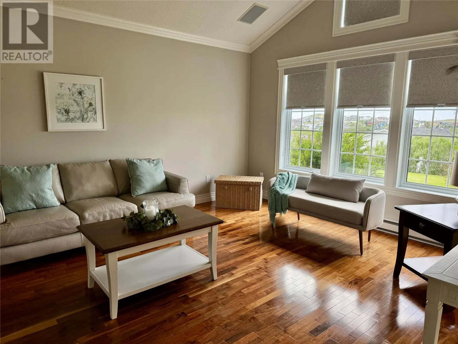 6 Heath Crescent