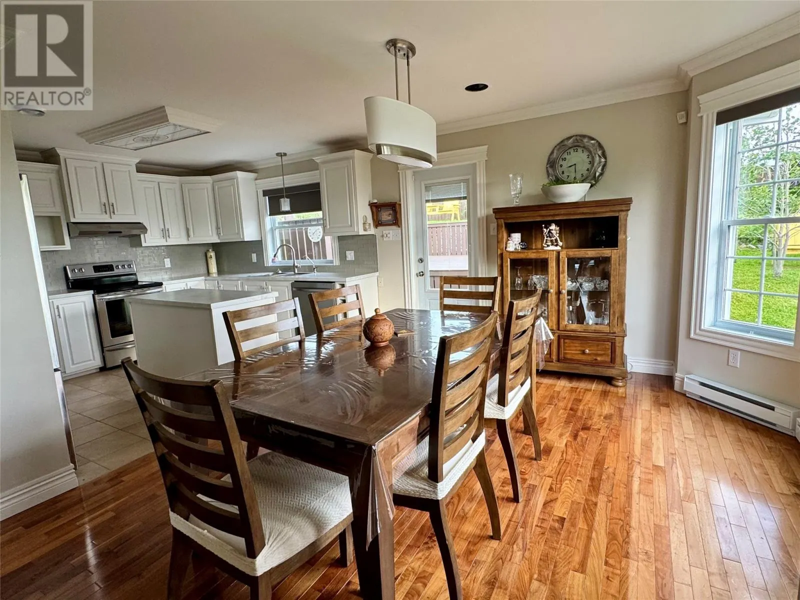 6 Heath Crescent