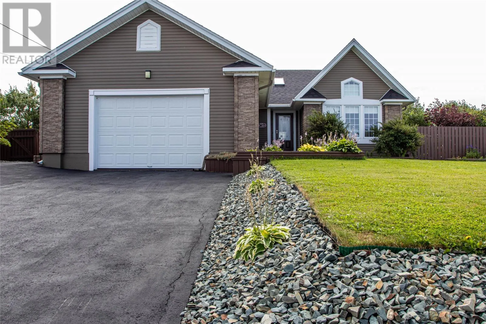 6 Heath Crescent