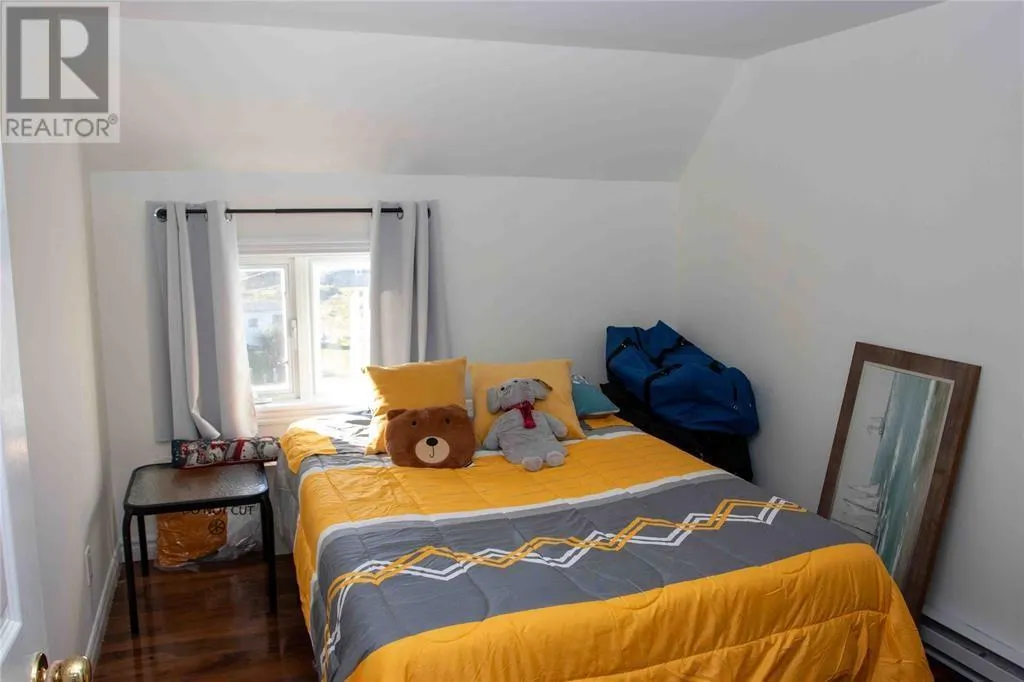 17-19 John Cabot Drive