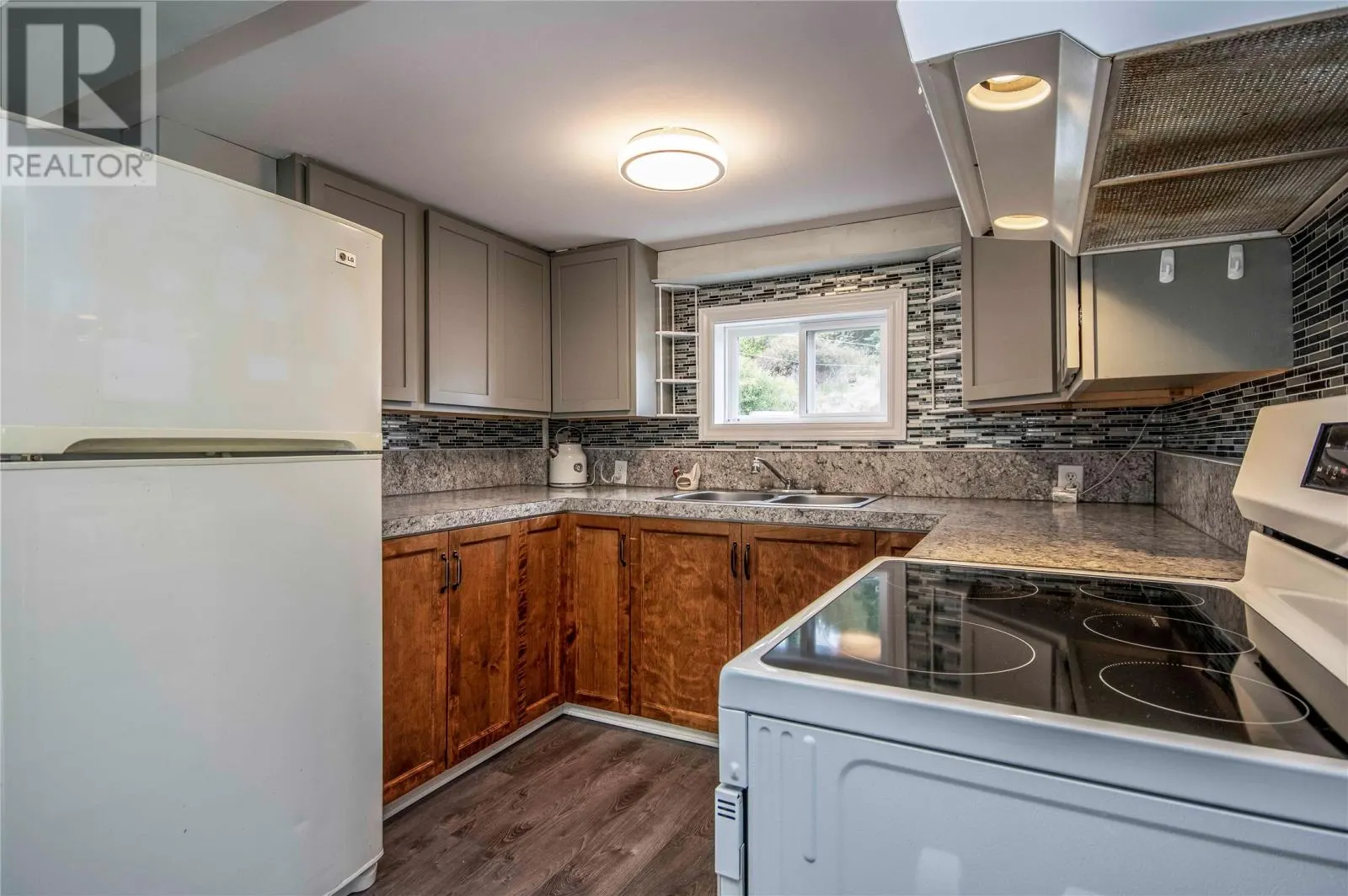 144-148 Country Road