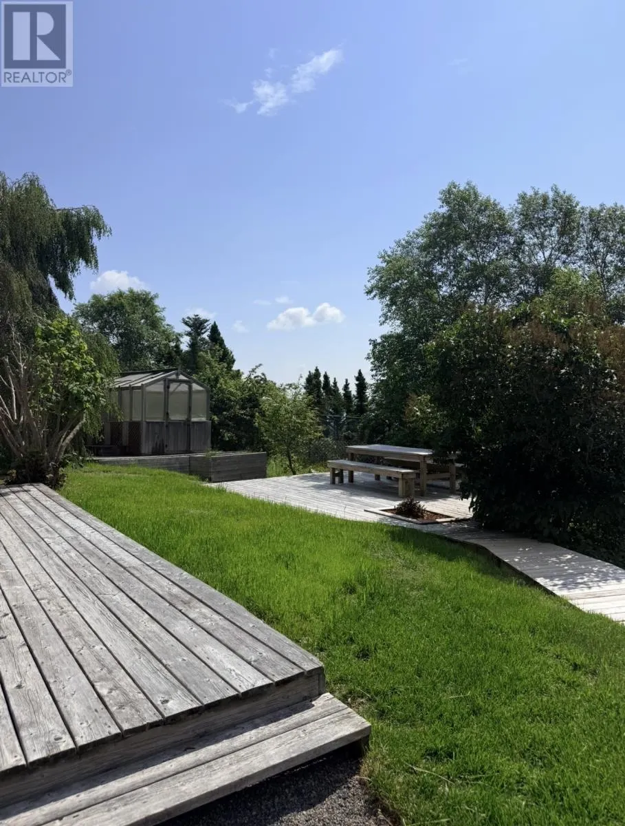 16 Jean D'arc Place
