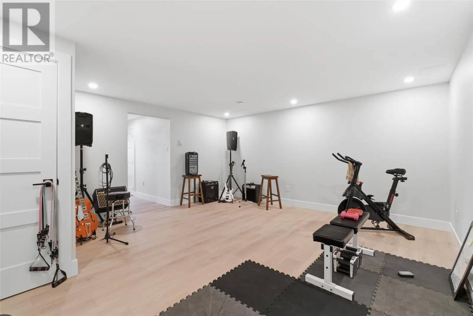 7 Bridle Path