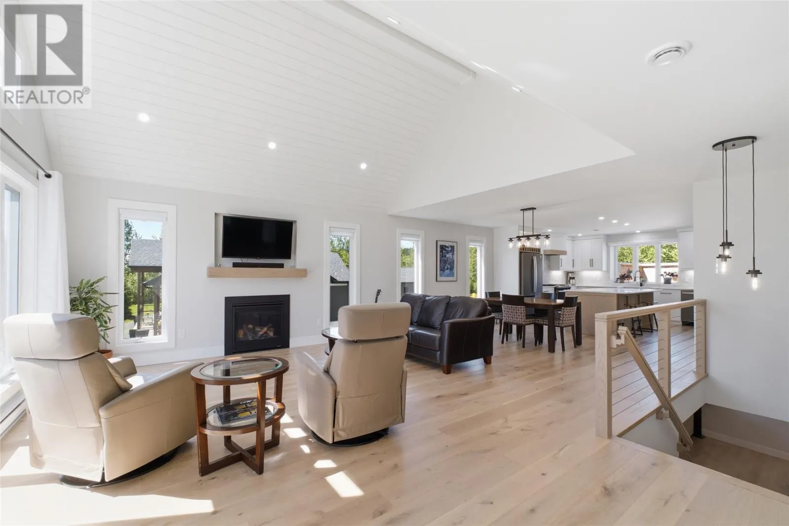 7 Bridle Path