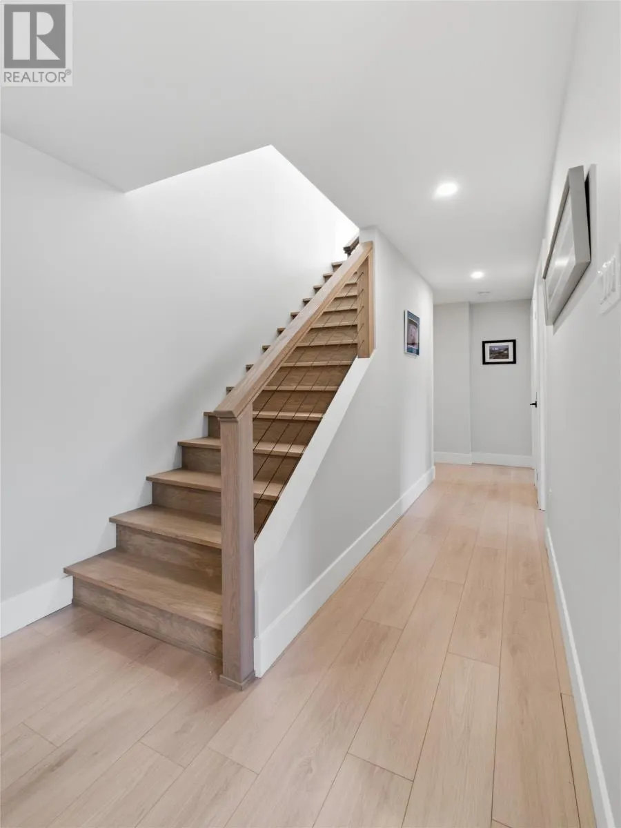 7 Bridle Path