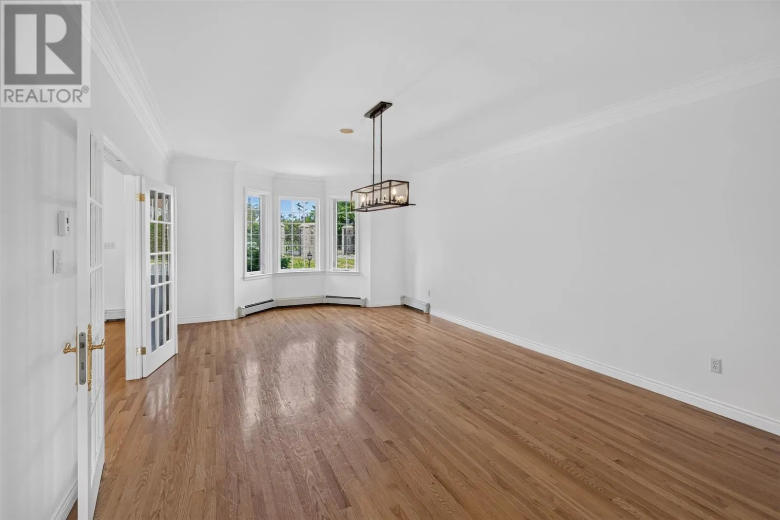 34 OLIVERS POND Place