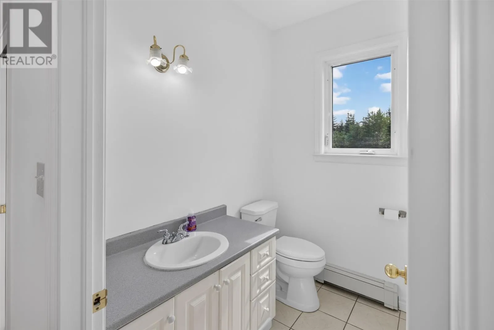 34 OLIVERS POND Place
