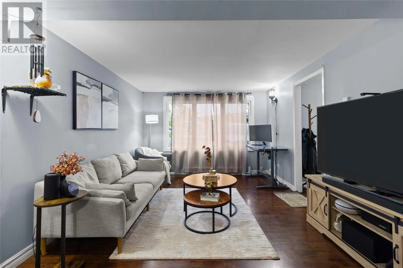 6 Riverview Avenue