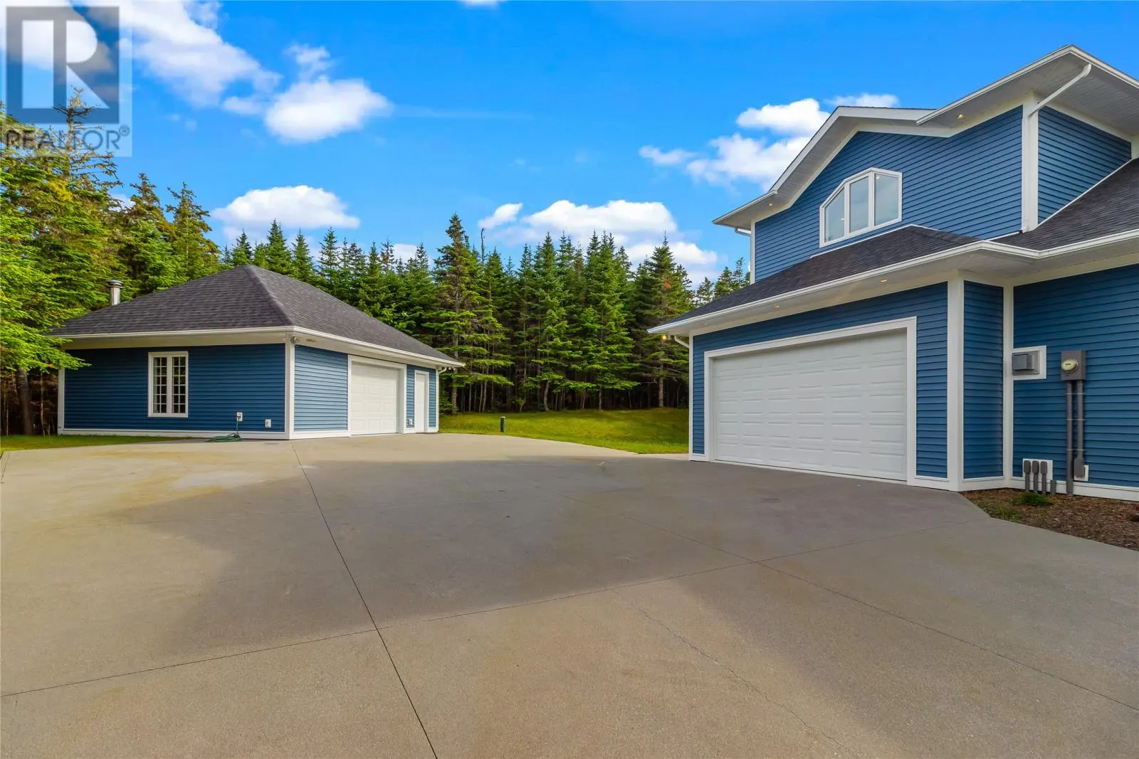 8 Cayman Drive