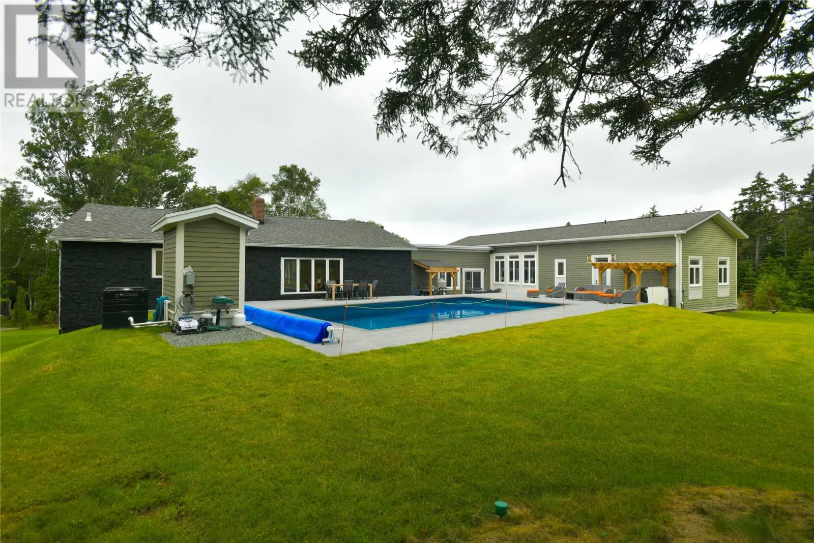 53 E Lawrence Pond Road