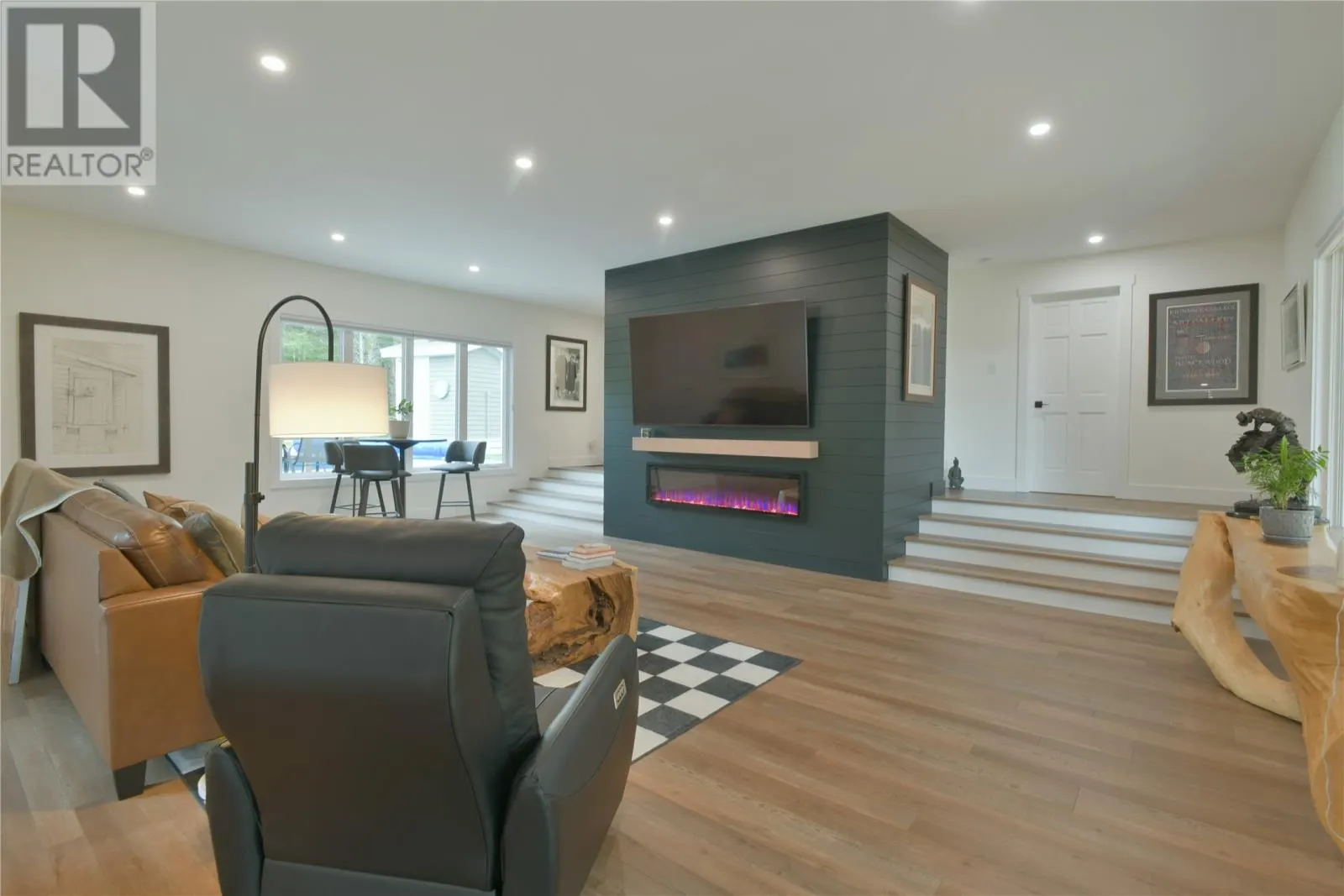 53 E Lawrence Pond Road