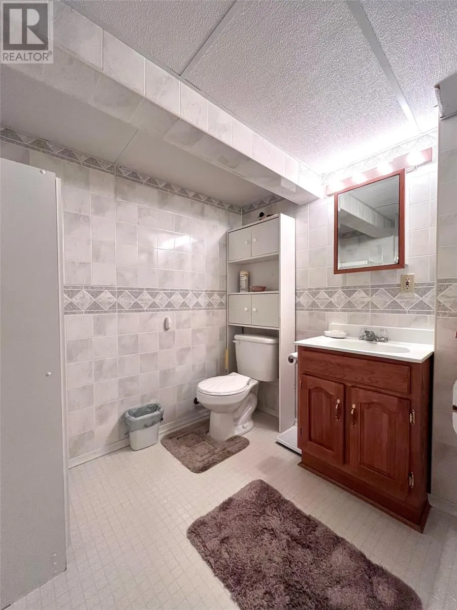 8 Evergreen Avenue