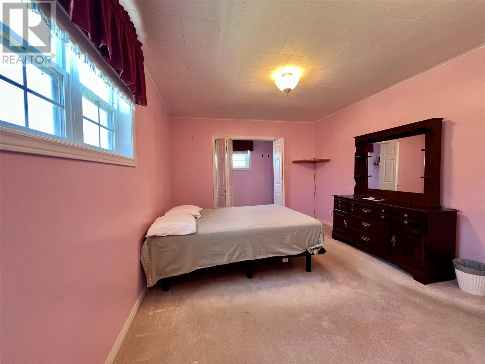 8 Evergreen Avenue