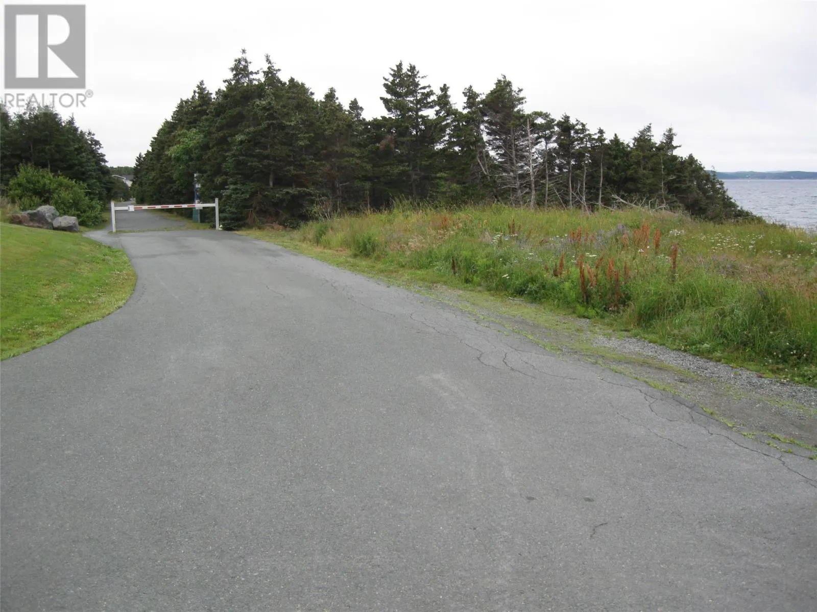 56 N Robert's Road N