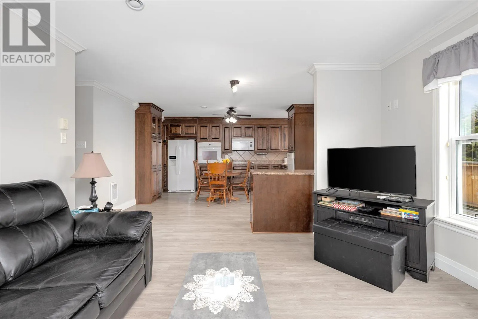 24 Meetinghouse Road