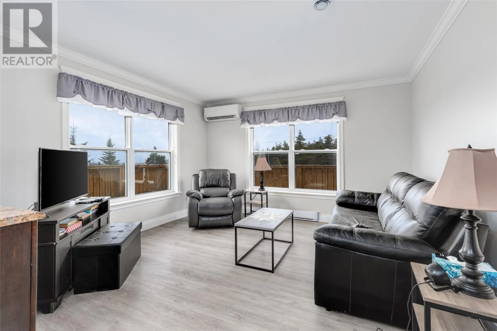 24 Meetinghouse Road