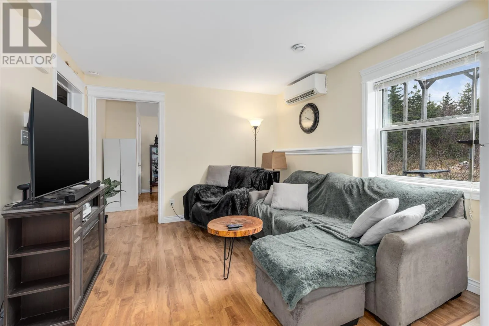 24 Meetinghouse Road