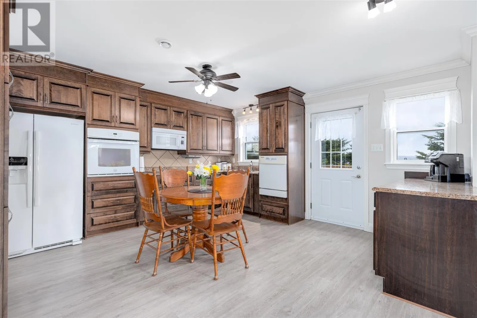 24 Meetinghouse Road