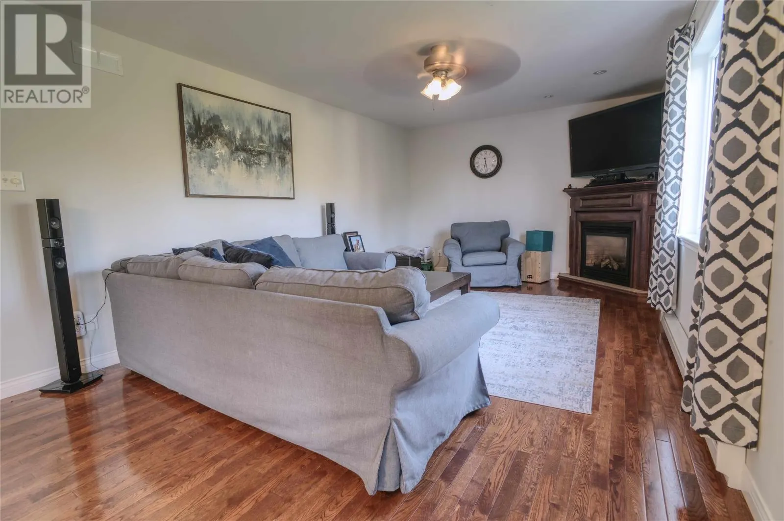 32 Abbotts Road