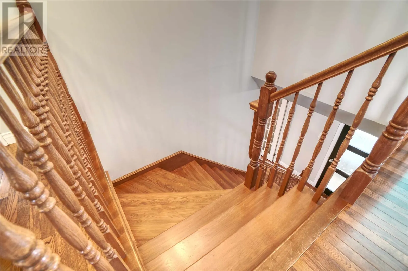 32 Abbotts Road