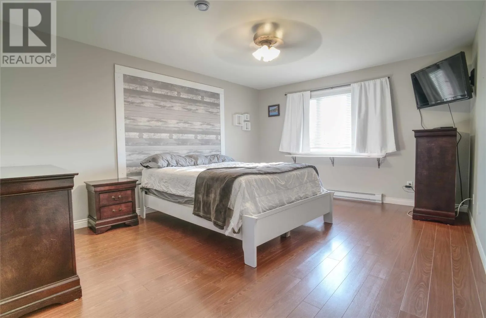 32 Abbotts Road