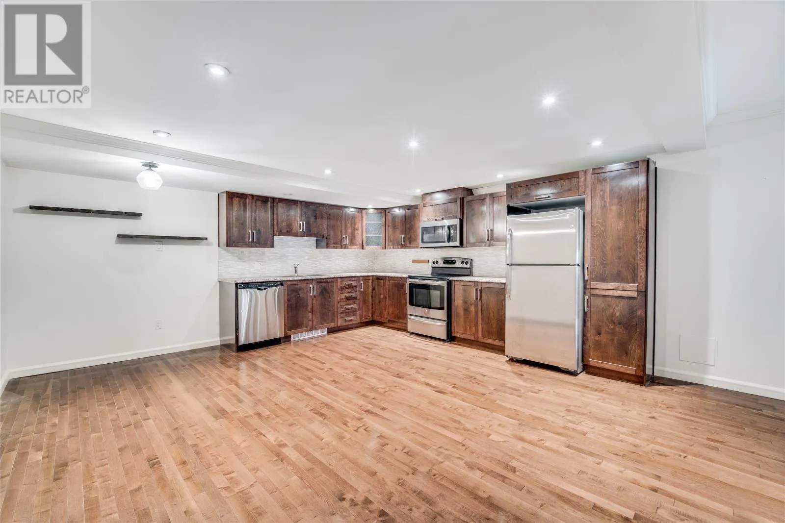 239 Craigmillar Avenue Unit#103 #103