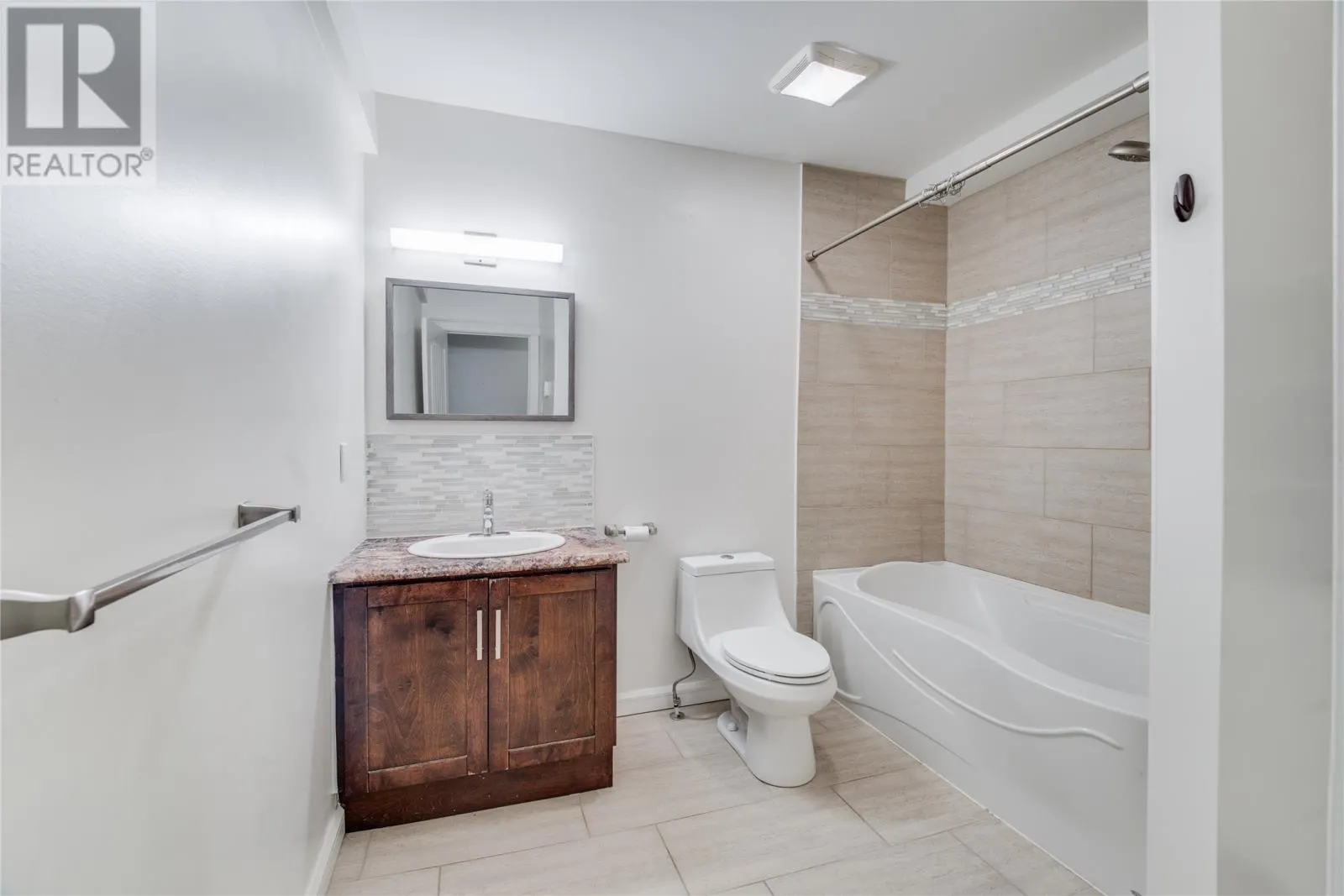 239 Craigmillar Avenue Unit#103 #103