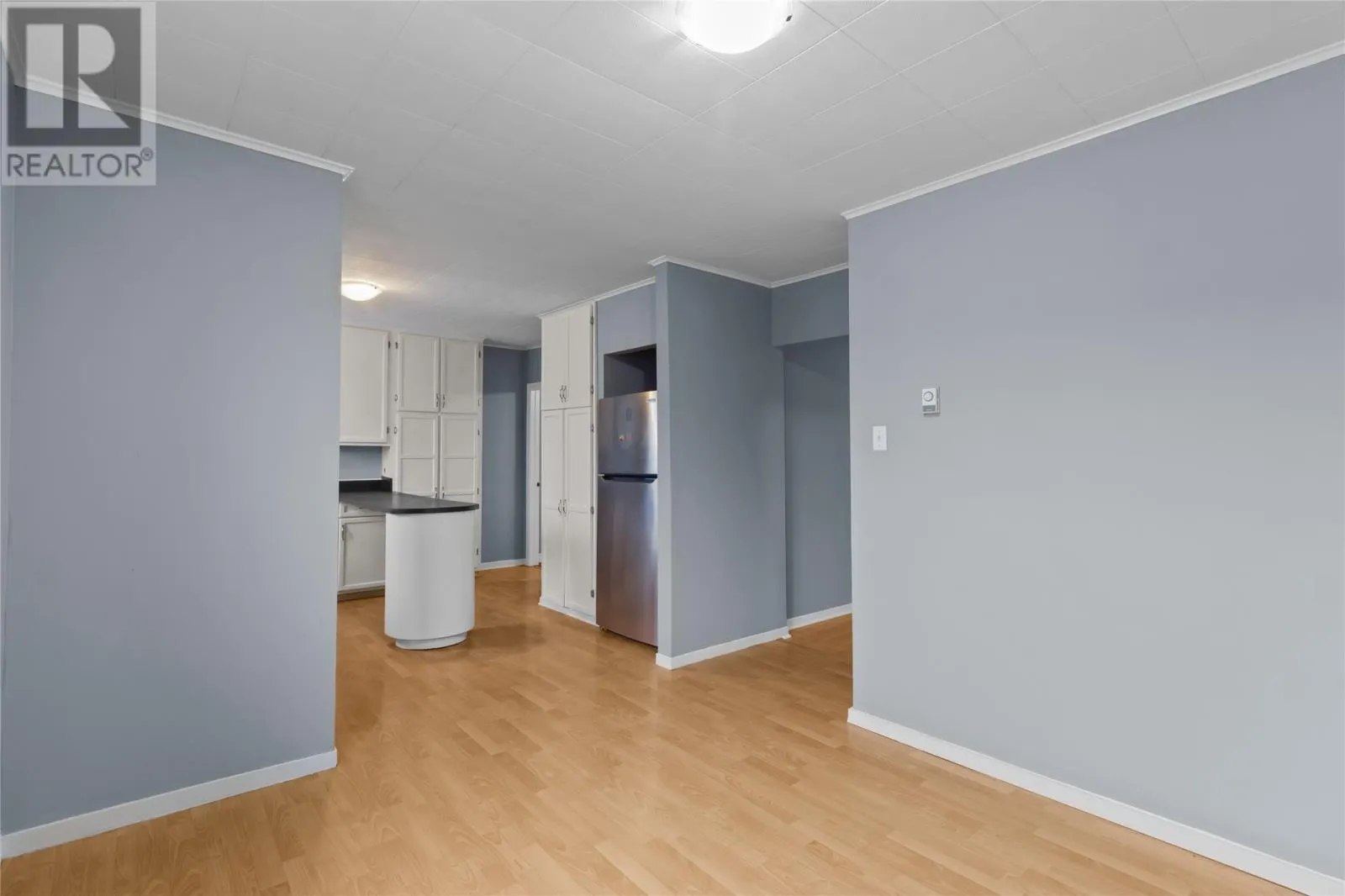 6 Riverview Avenue
