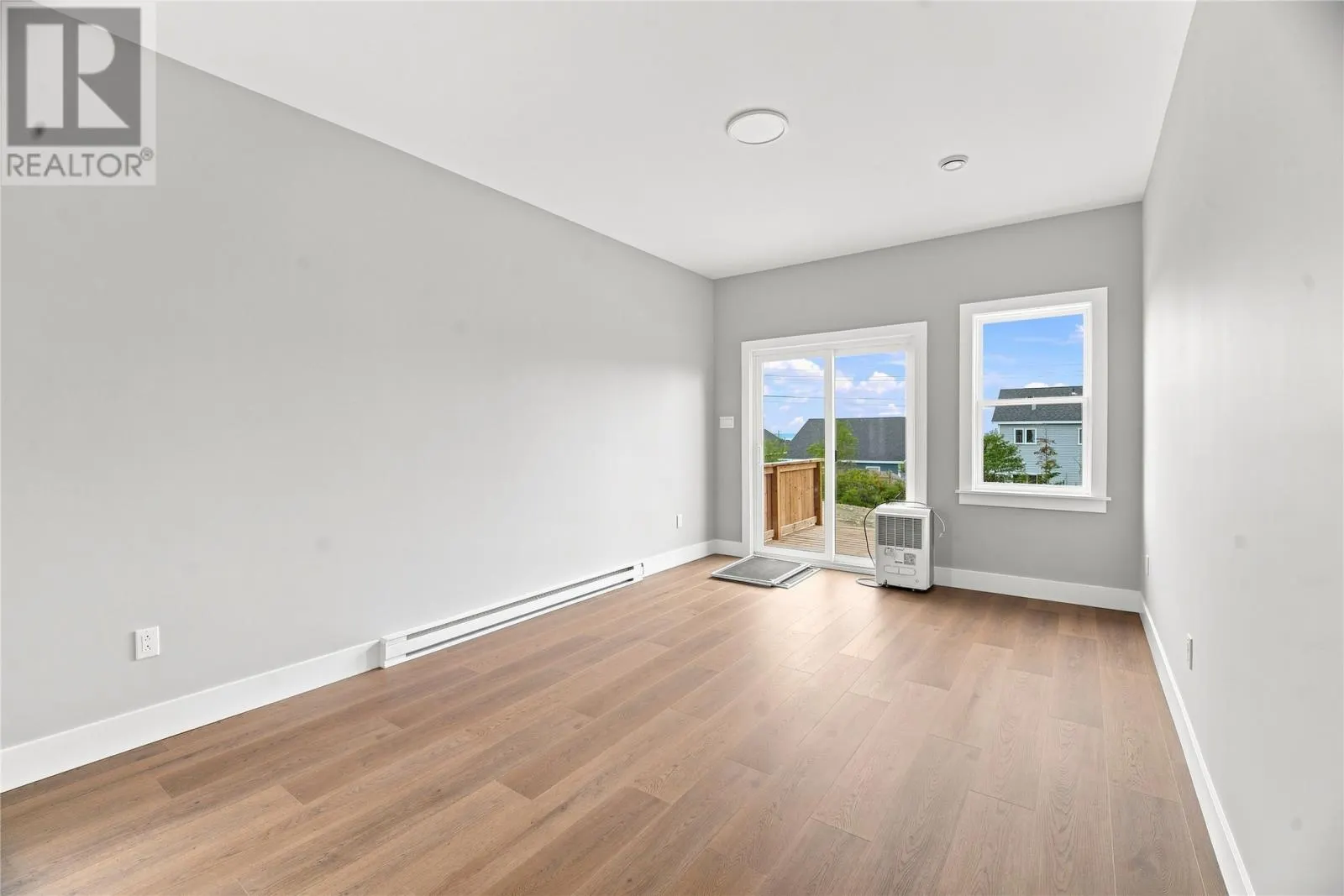 28 Tulip Ridge Boulevard